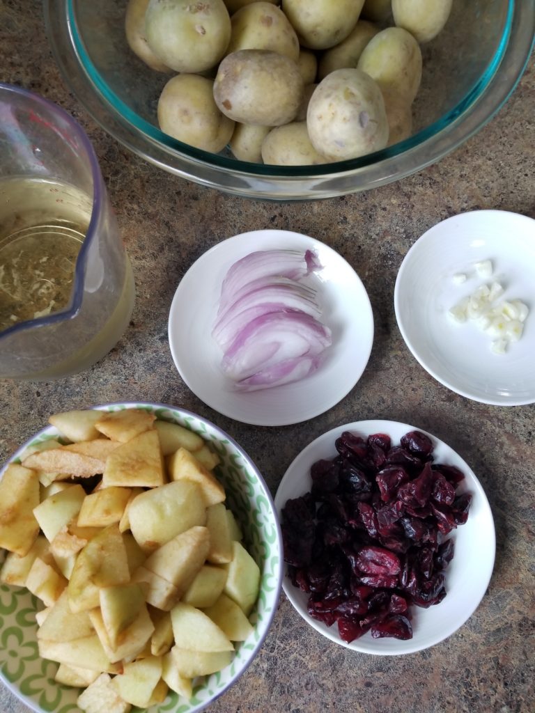 pork tenderloin ingredients with apples, cranberries, wine, shallots