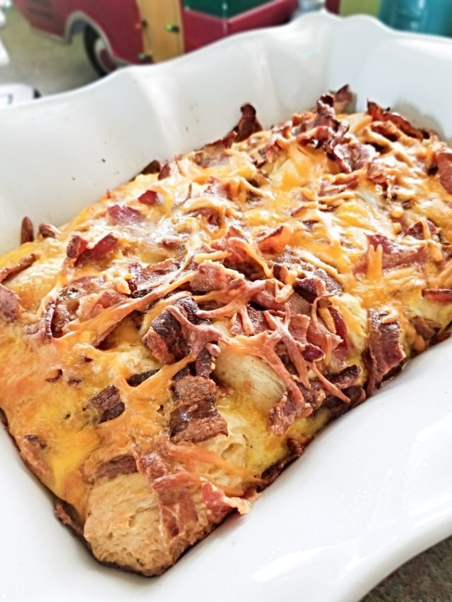Bacon Breakfast Bubble Bake