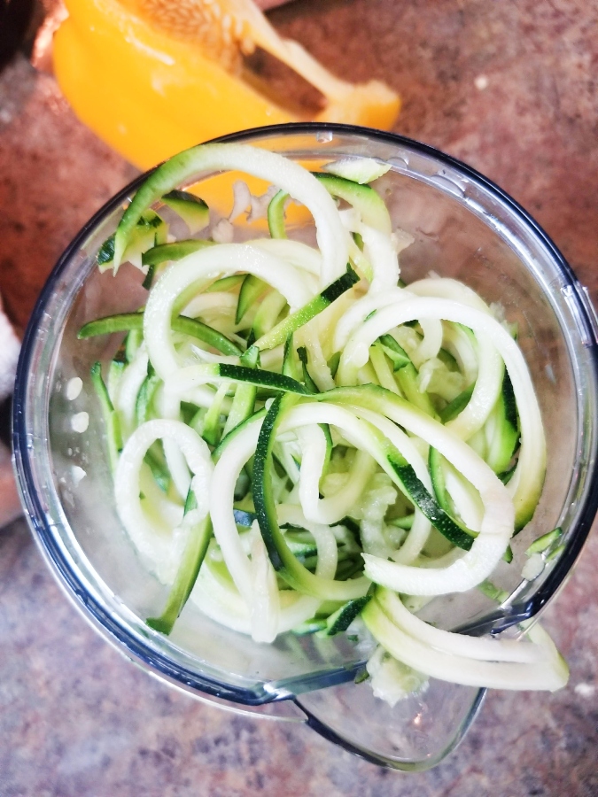 zoodles in spiralizer 