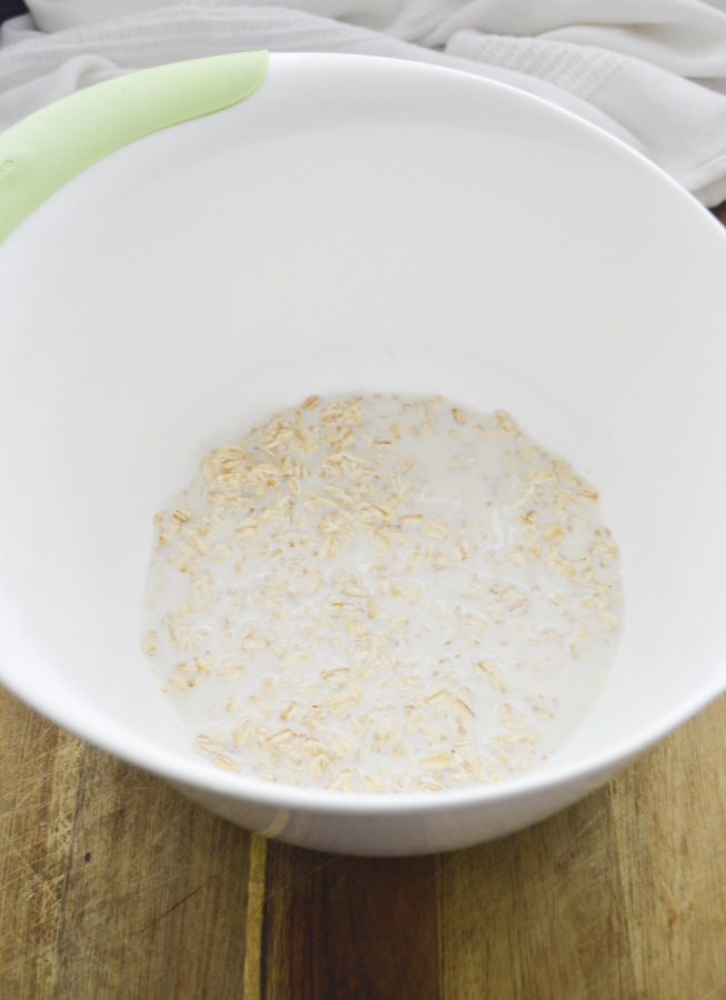 Mixing the oats with soured milk 