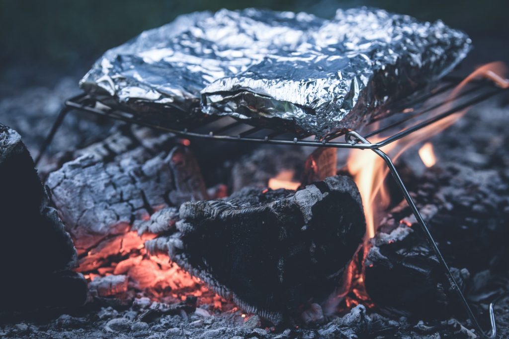 camping cooking tips & Tricks (+printable) cooking in coals image 