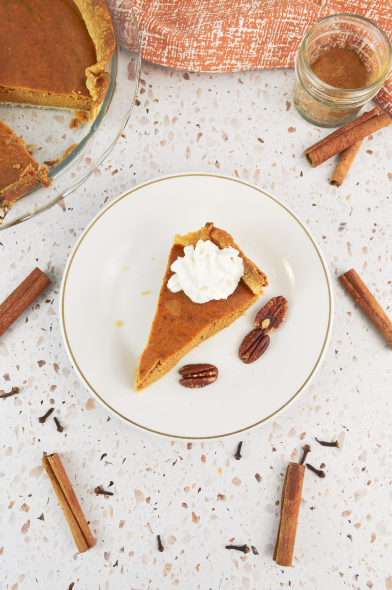 How to Make an Easy Pumpkin Pie - Stef's Eats and Sweets