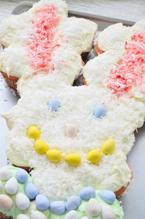 How to make an easy Easter Bunny Cupcake Cake 