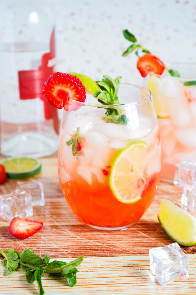 Strawberry Lemonade Smash Cocktail with Vodka 