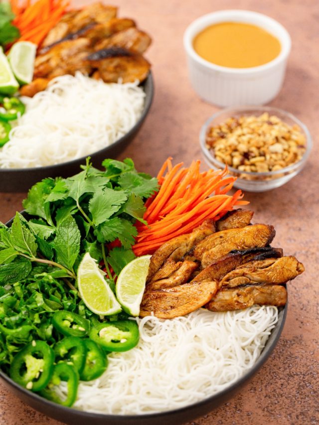 Sriracha Chicken and rice bowls