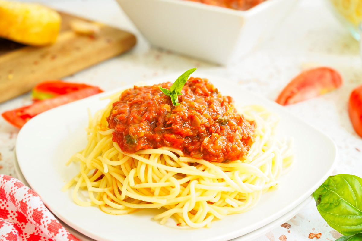 Garden Fresh Tomato Pasta Sauce (from Scratch) Stef's Eats and Sweets