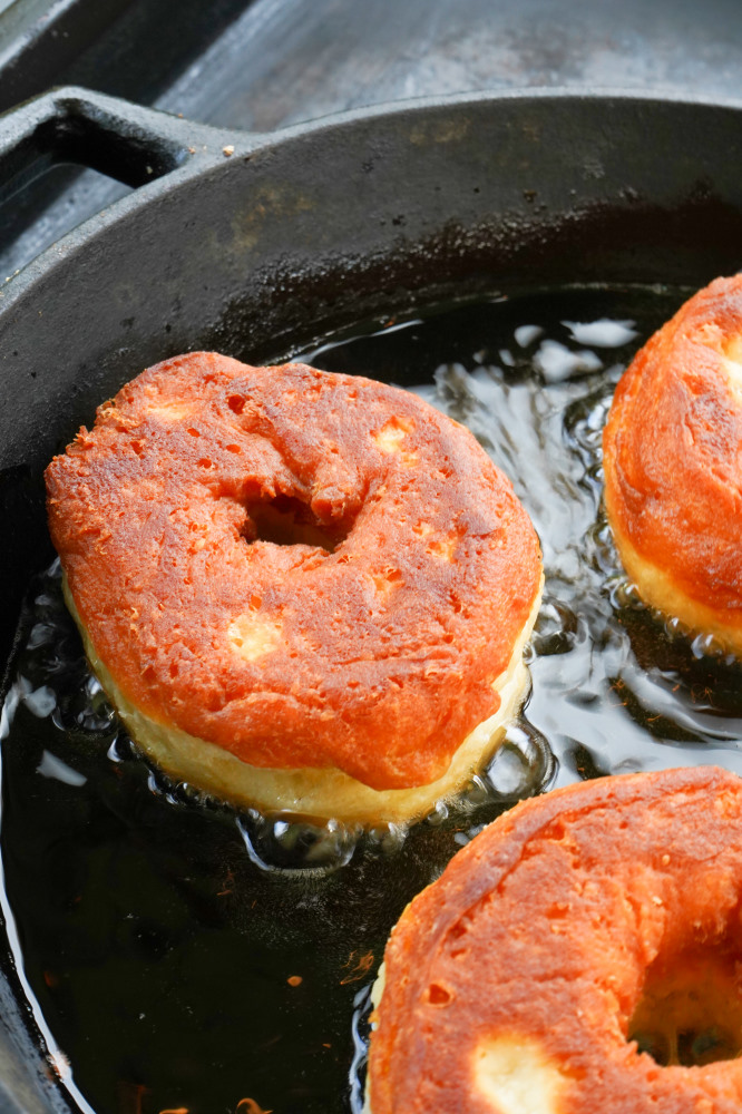 How to cook campfire donuts in cast iron pan