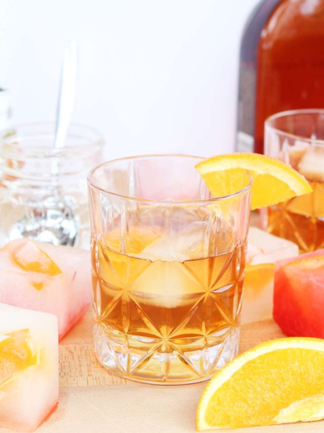 Old Fashioned Cocktail with infused Ice Cubes