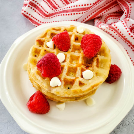 Mini waffles with raspberries