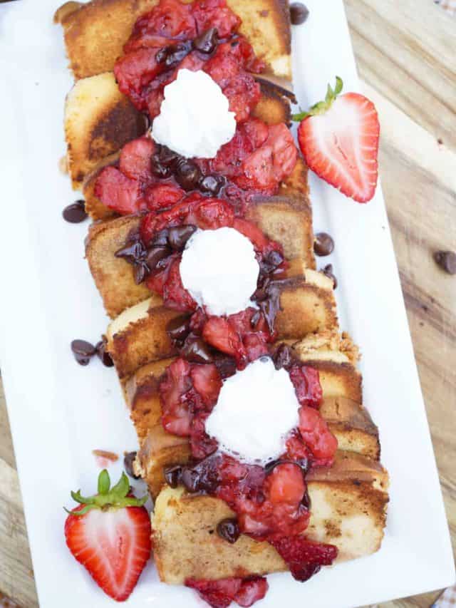 grilled pound cake dessert