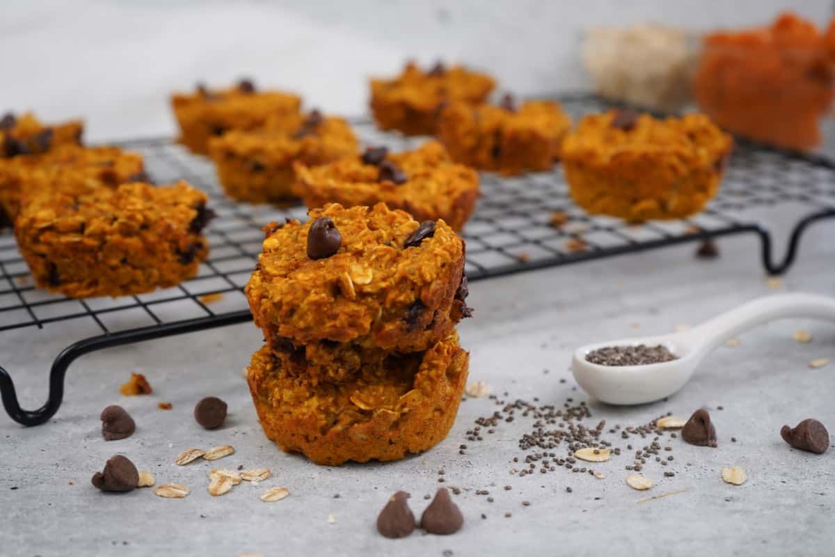 Baked Oatmeal Cups with pumpkin