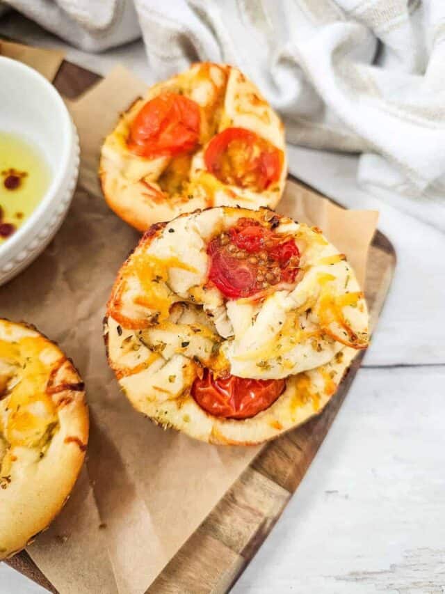 Italian Style Dinner Rolls with biscuits