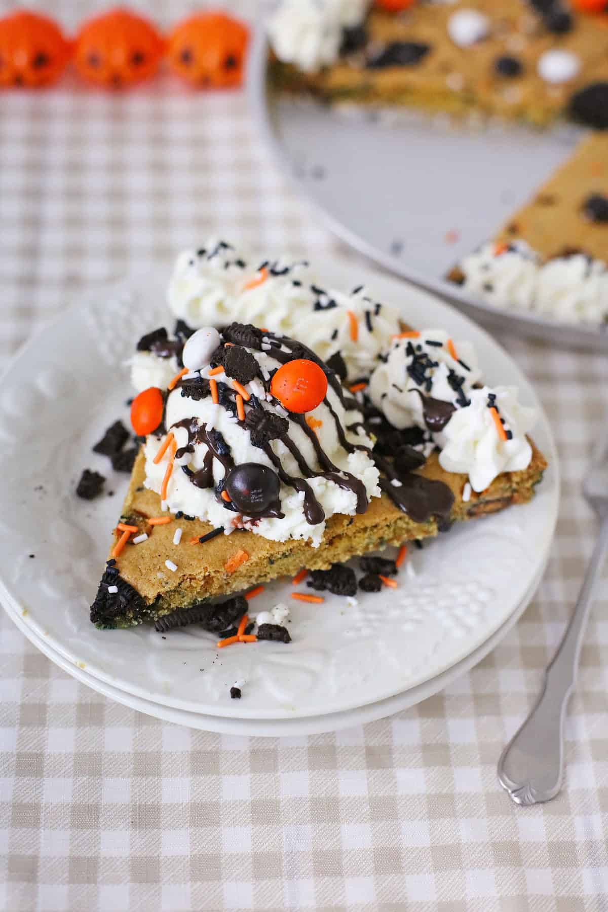 Feature cookie cake slice