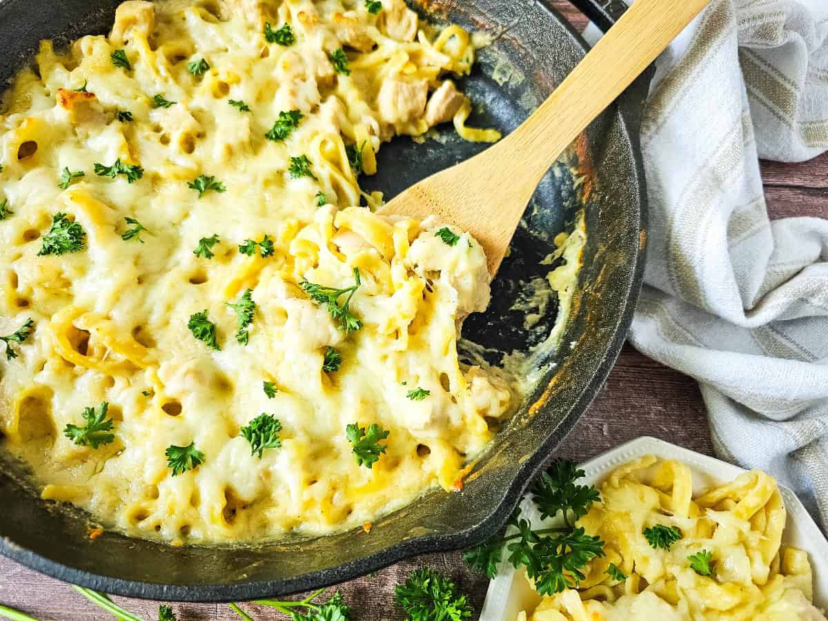 Baked chicken Alfredo