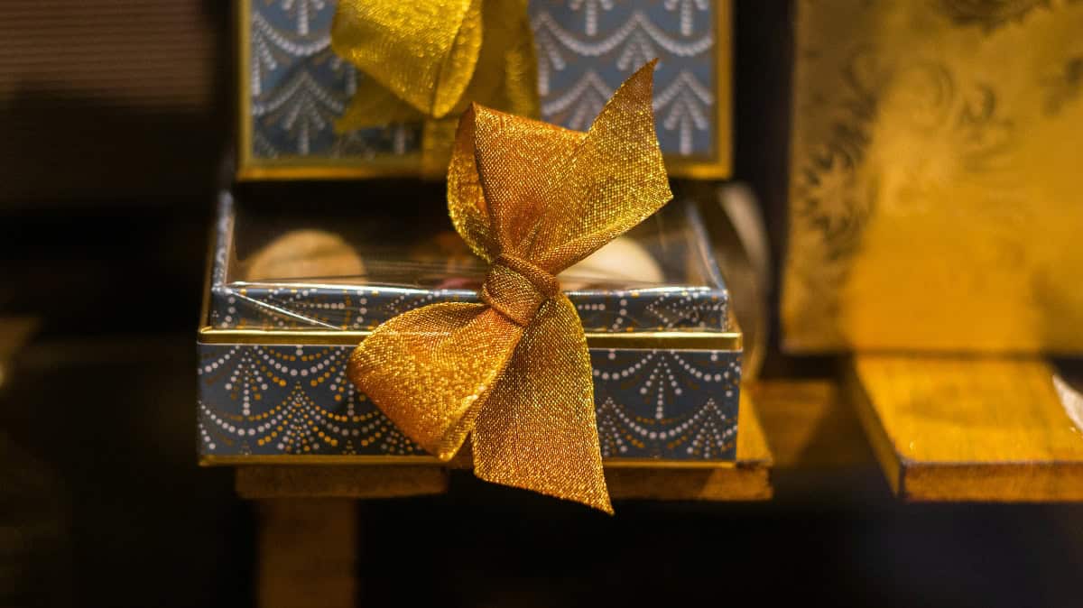 chocolate gifts in gift boxes