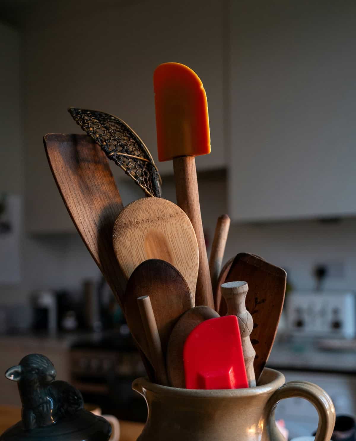 bowl of kitchen utensils