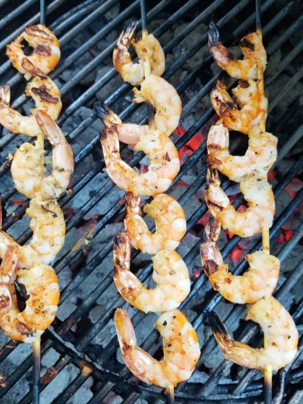 grilling shrimp skewers
