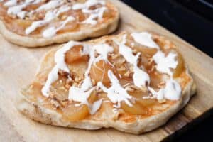 Grilled Apple Dessert Pizza feature