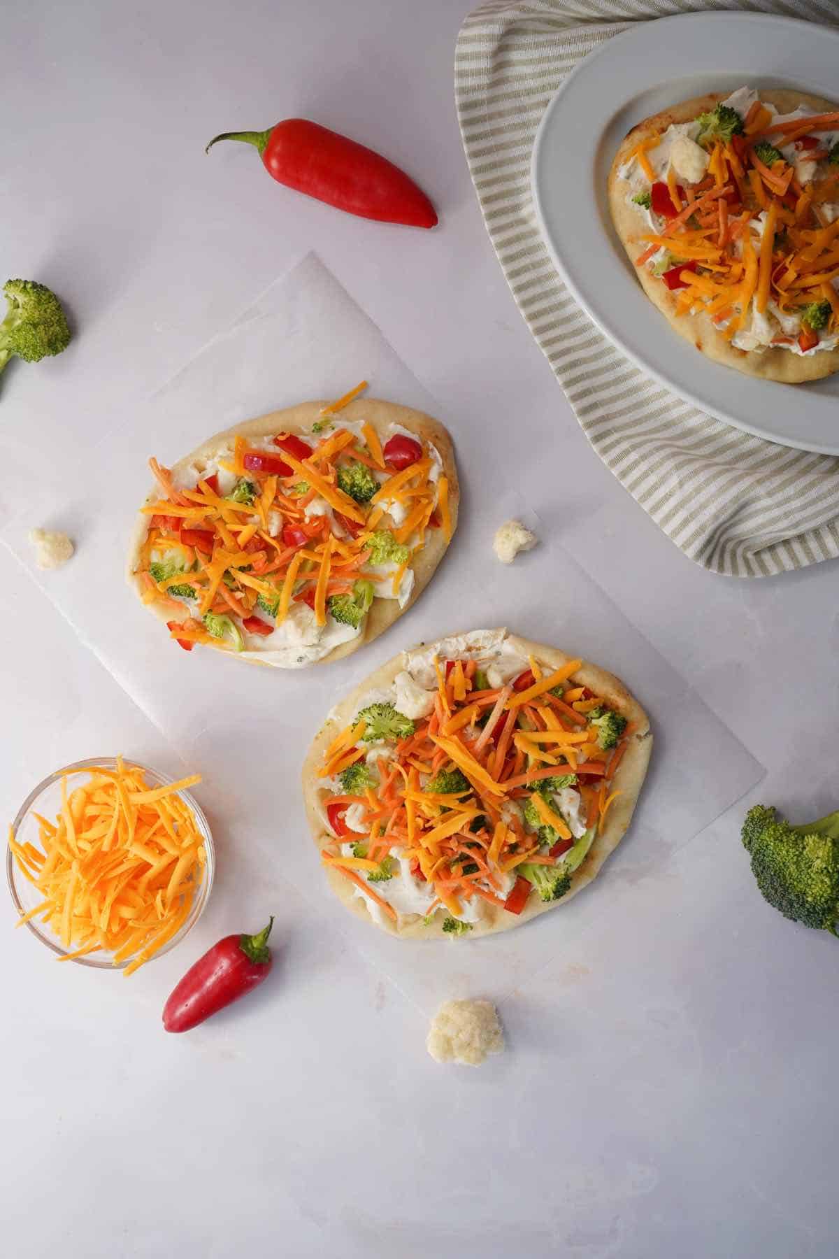 veggie naan pizzas from above