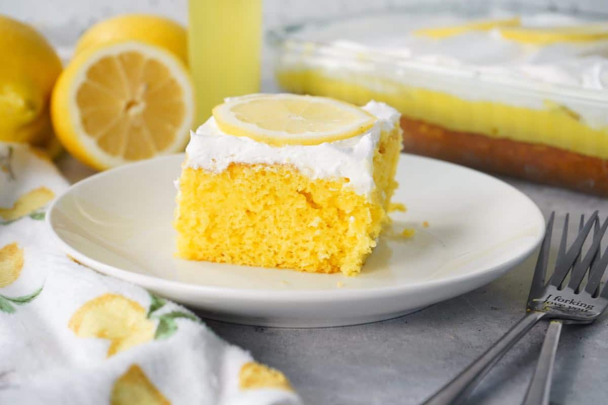 Limoncello Cake with 2 forks