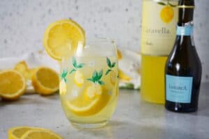 Refreshing Limoncello Spritz (The Ultimate Summer Cocktail)