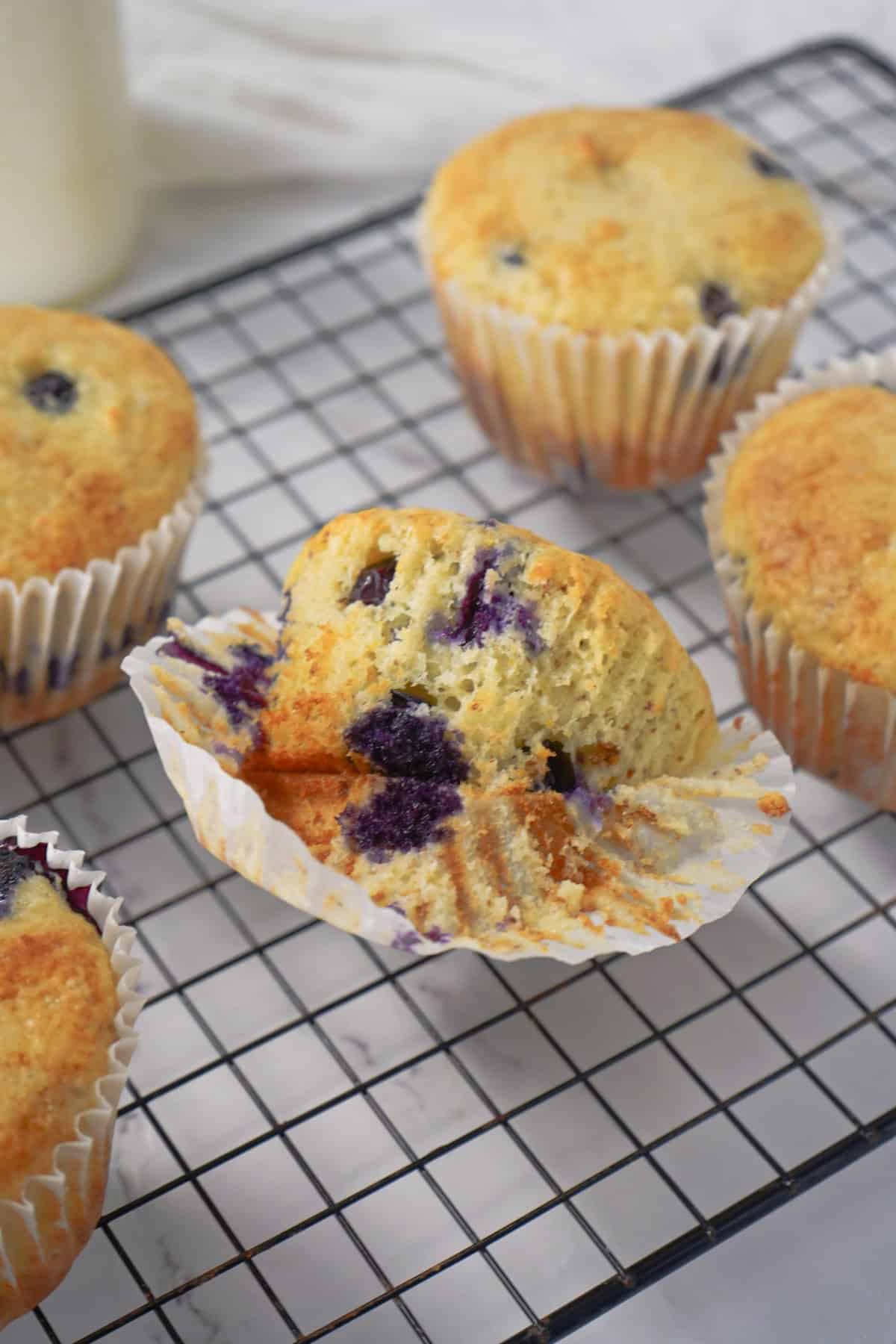 Muffins in wrapped on its side